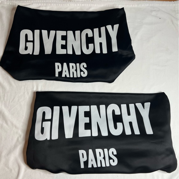 Set Of Givenchy Curtains - Picture 1 of 1